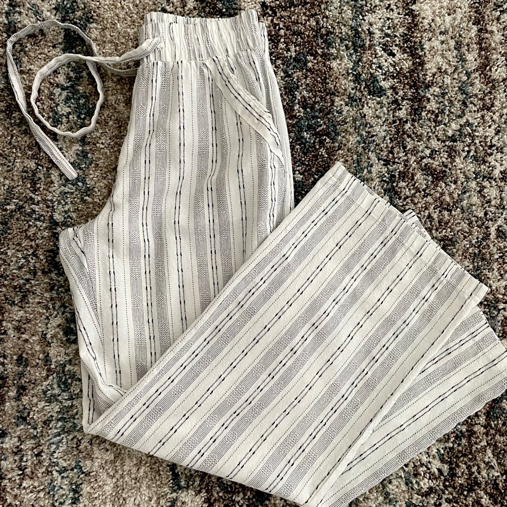 Flare black and white pants